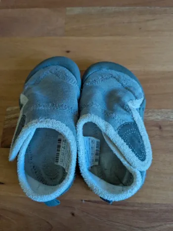 Chaussons de sport Decathlon 25