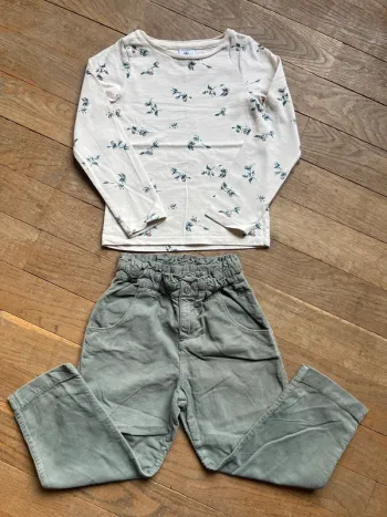 Ensemble crème et kaki Petit Bateau 5 ans