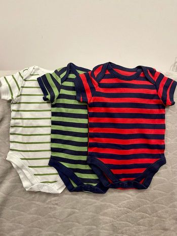 Lot 3 bodies manches courtes