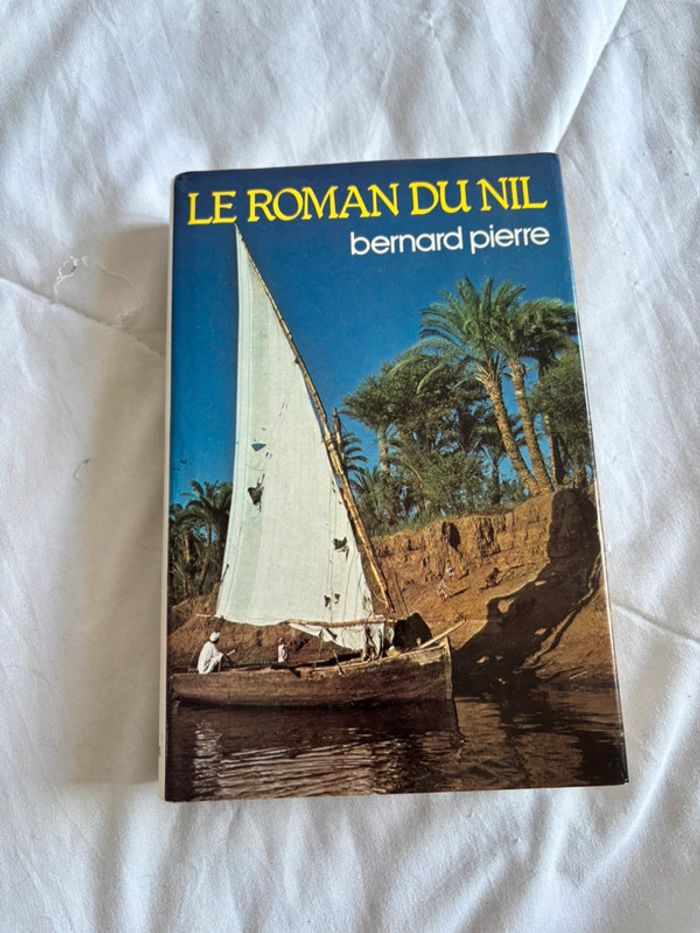 Livre Le roman d’une île Bernard Pierre Plon/FL 1978 – rare, très bon état 70s vintage