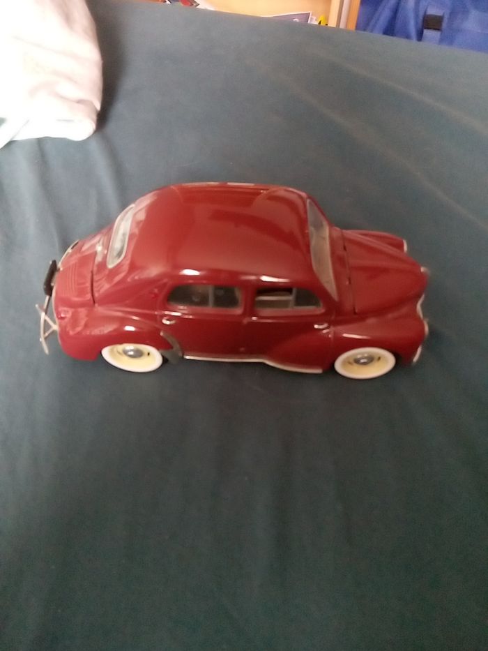 Renault 4CV a l'échelle 1/17 - photo numéro 3