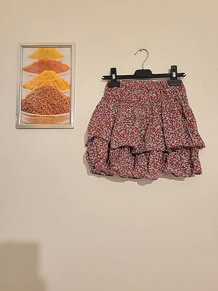 Jupe rouge- bordeaux à fleurs blanches "okaidi" taille 8 ans - photo numéro 5