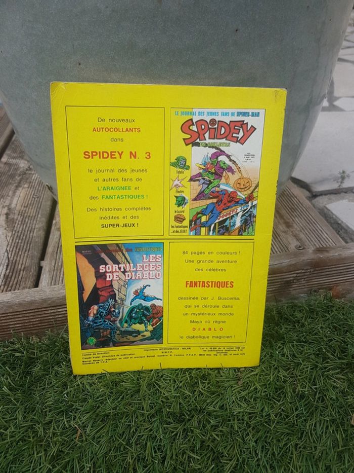 Livre spécial strange - photo numéro 2