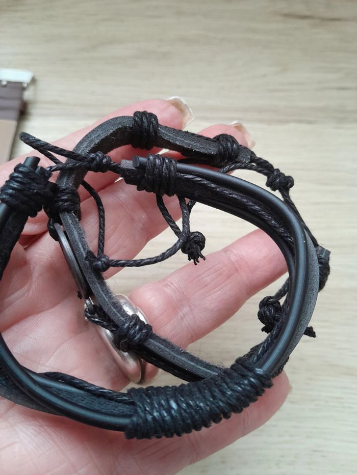 Montre homme noire et argentée, bracelet marron, montre a quartz - photo numéro 11