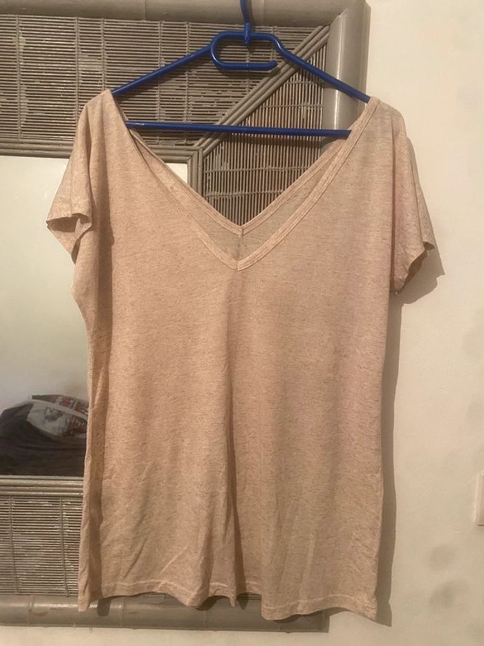 T-shirt col ouvert - photo numéro 2