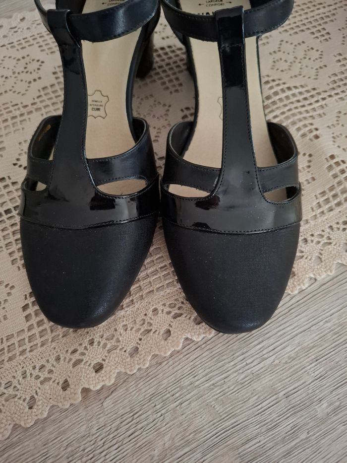 Chaussures Salomé en cuir neuves - photo numéro 6