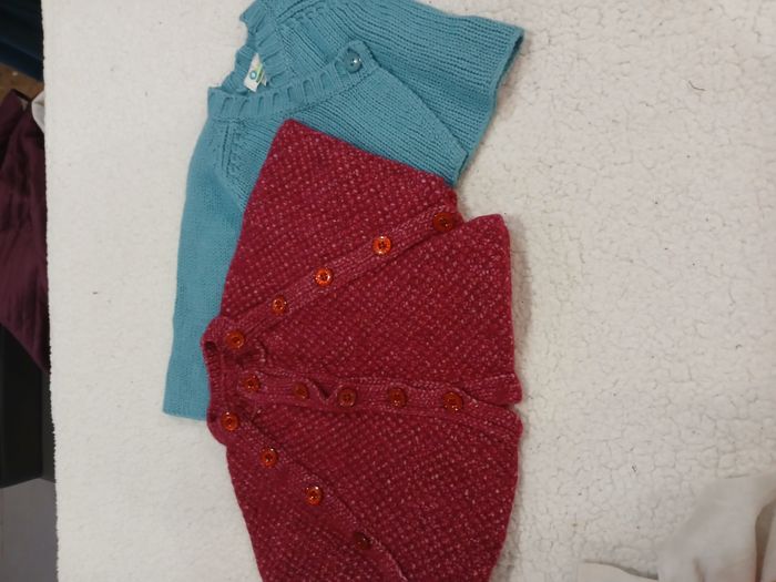 Lot de gilet/pull/boléro taille 18 mois