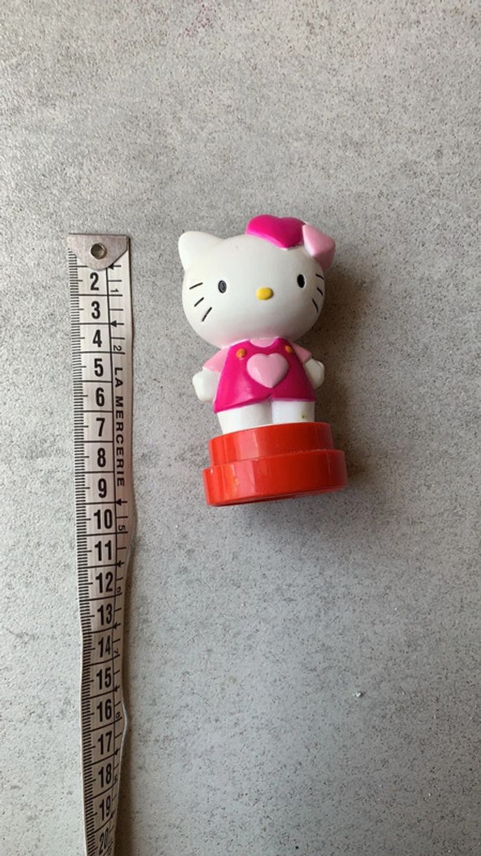 Figurine hello kitty lourd qualité