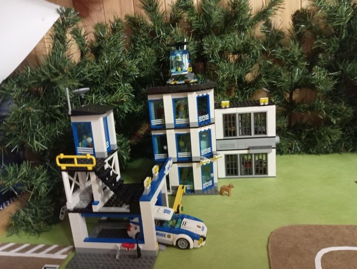 Commissariat de police Lego city 60141 - photo numéro 2
