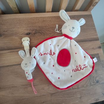 Lapin jemini smile et attache tétine