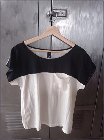 T-shirt manches courtes bicolore noir et blanc taille 36 très bon état H&M