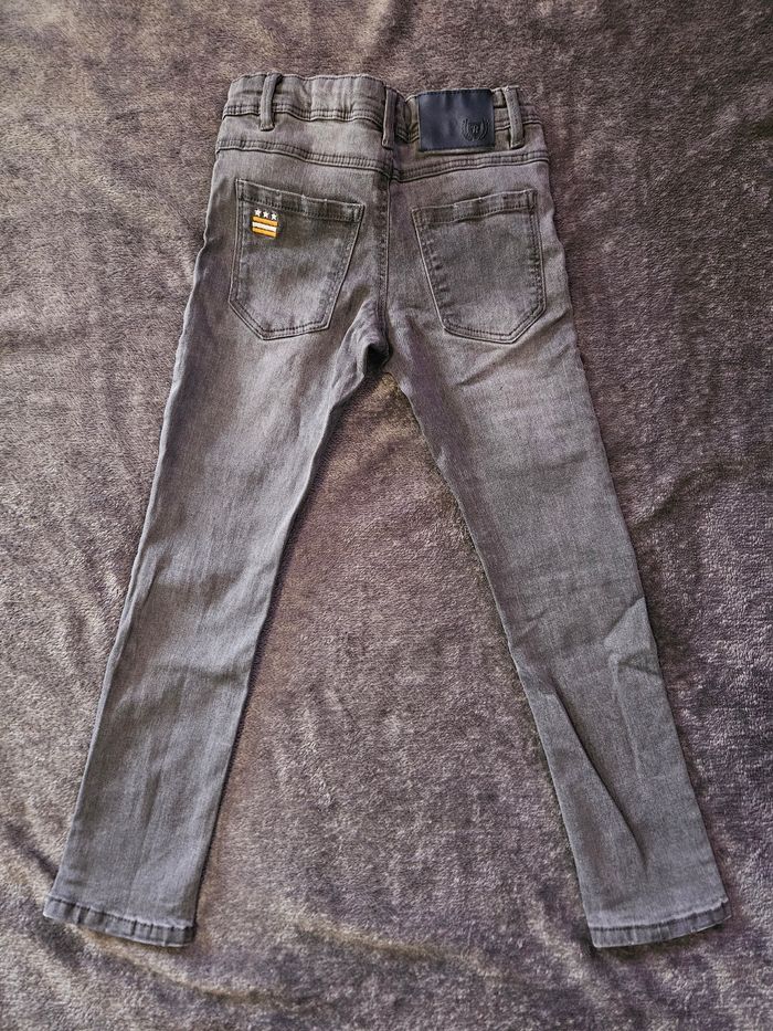 Jean skinny garçon 👦 7 ans (9) - photo numéro 2