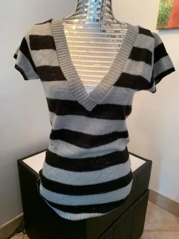Pull manches courtes taille 38