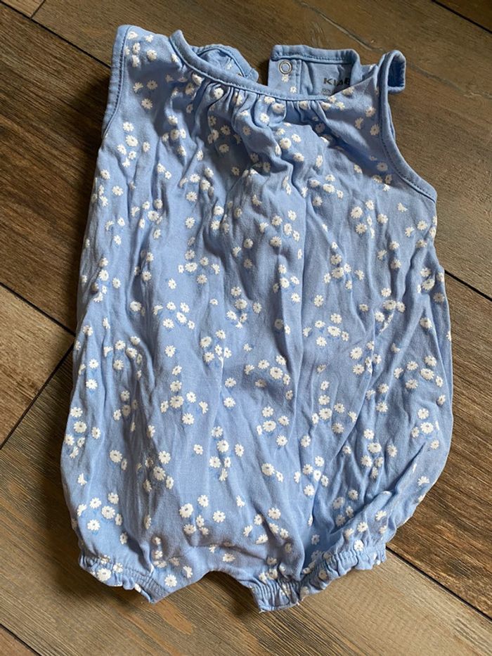 Tenue été fille bleu et pâquerettes blanche 6 mois Kiabi