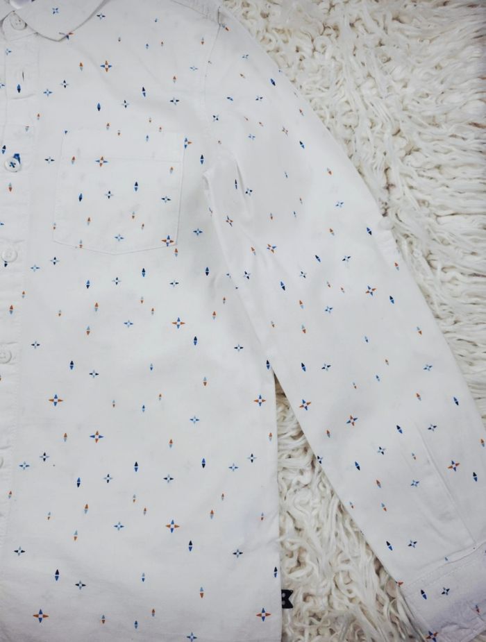 Chemise manches longues blanc à motifs graphiques Garçon taille 10 ans marque Okaidi 🎸 - photo numéro 5