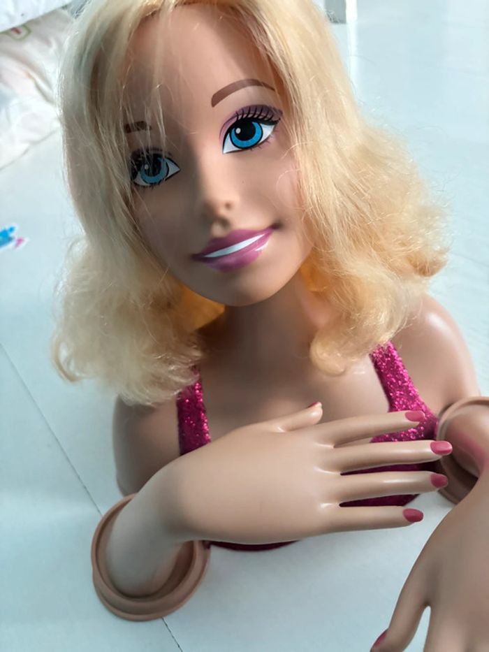 Tête à coiffer barbie
