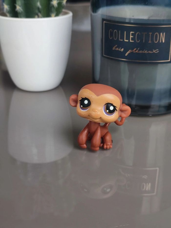 Littlest Pet Shop #56 brown monkey chimpanzee