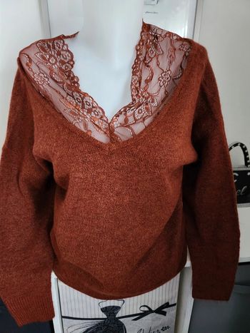 Pull col dentelle