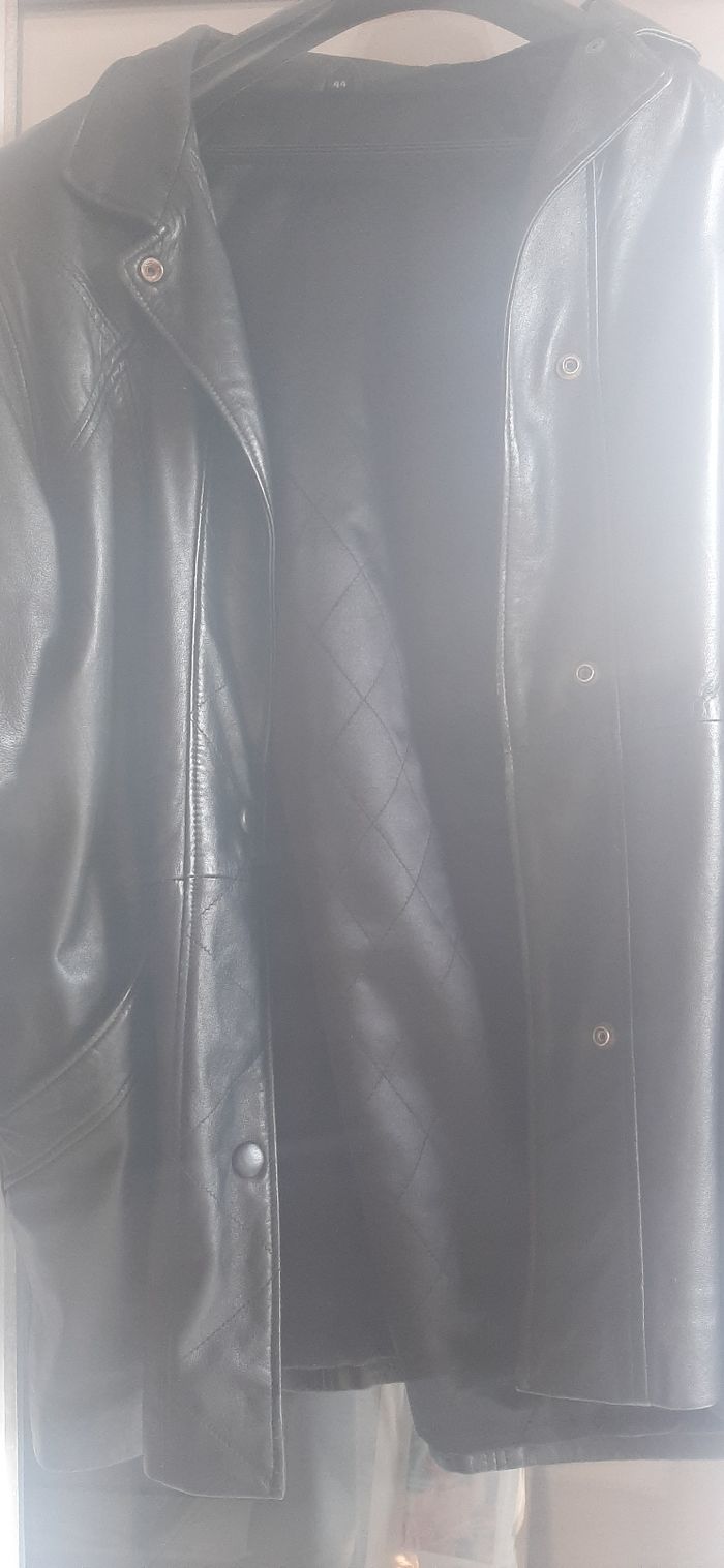 Veste synthétique très belle imitation cuir