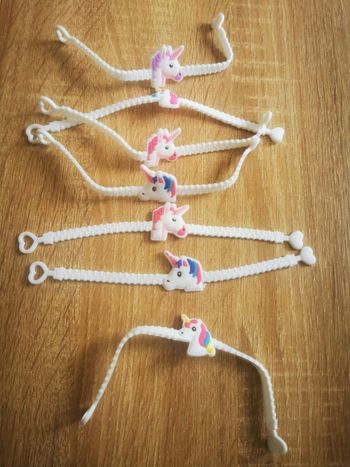 Lot de 7 bracelets licorne neuf