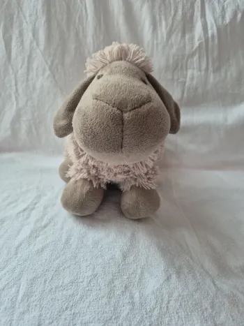 Mouton en peluche