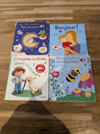 Lot de 4 livres sonores certains ont 2 ou 3 puces qui marchent par livre bon état 