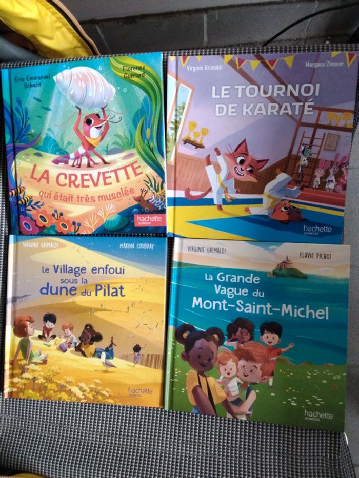 Livres 4 petites histoires neuf