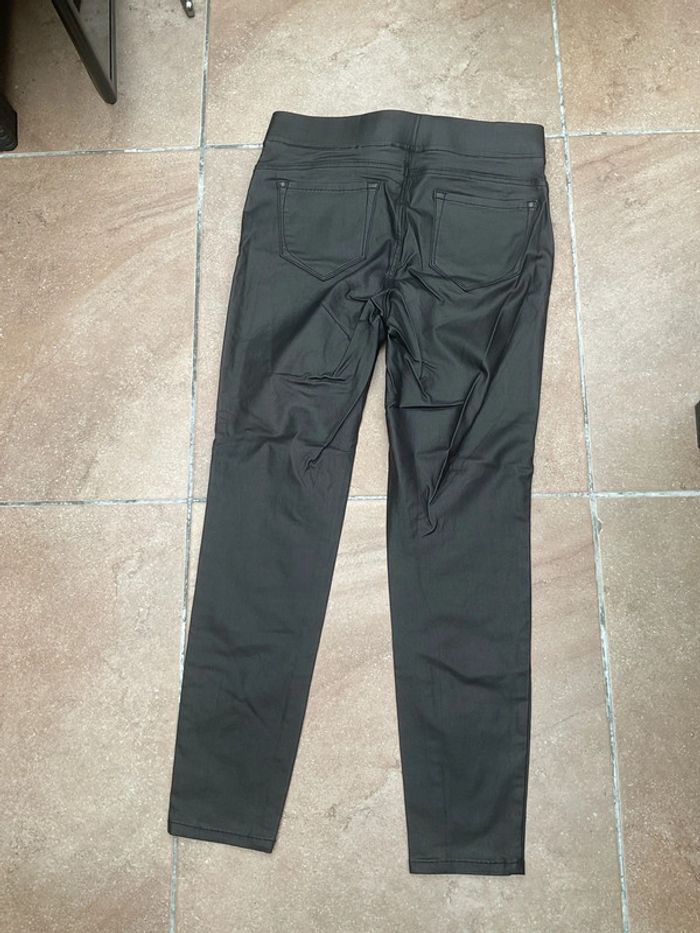 Pantalon effet cuir noir neuf T 40 (n°54) - photo numéro 2
