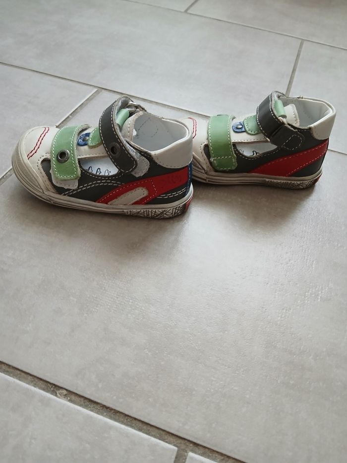 Baskets à scratchs neuves bellamy pointure 20 - photo numéro 3