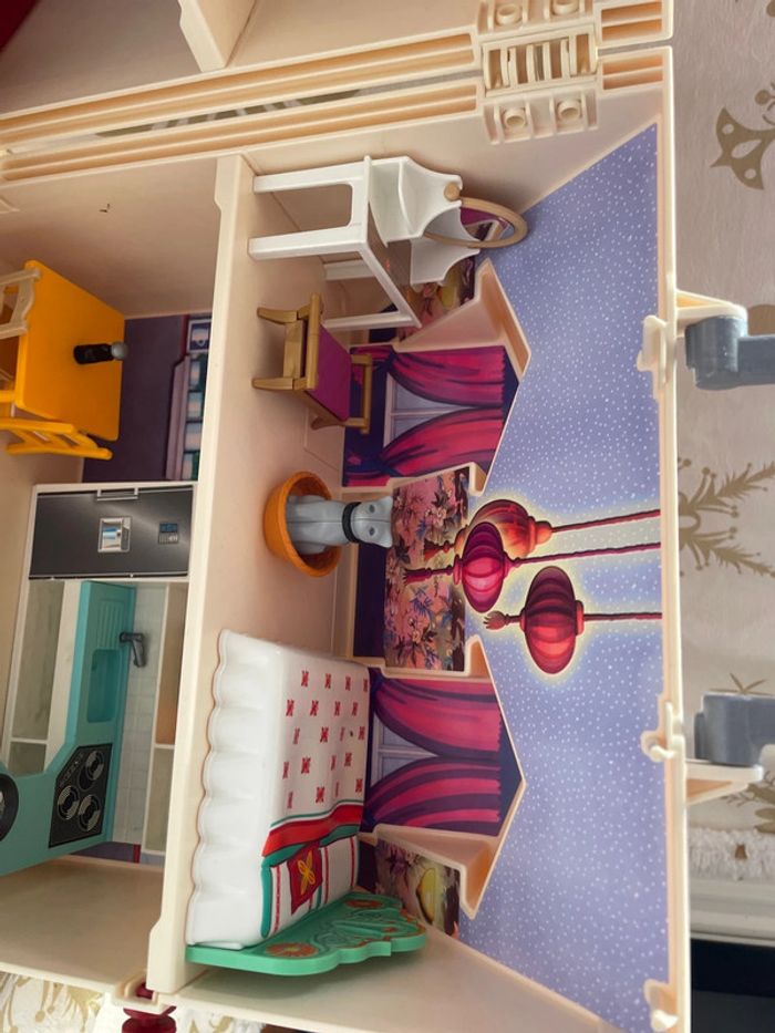 Maison playmobil avec accessoires et personnages - photo numéro 7