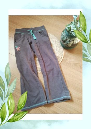 Pantalon type survêtement taille 6 ans marque orchestra en très bon état