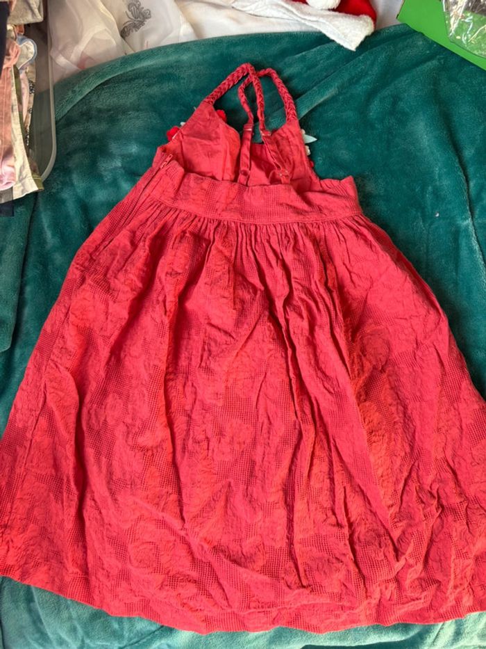 Robe rouge avec fleurs 6 ans - photo numéro 6