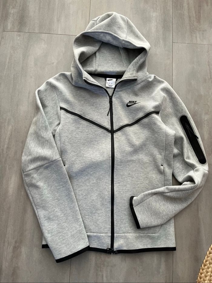 Ensemble de jogging Nike - photo numéro 2