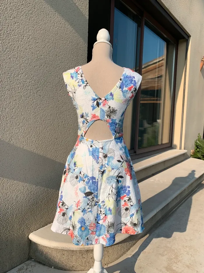 Robe blanche à fleurs matière texturée Sinéquanone taille S - photo numéro 15