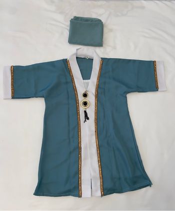 Abaya pour bébé de 1 an couleur vert blanc