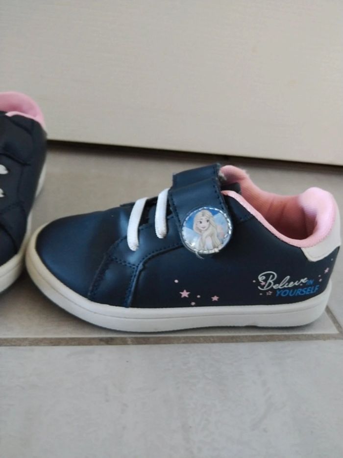 Chaussures la reine des neiges très bon état pointure 28