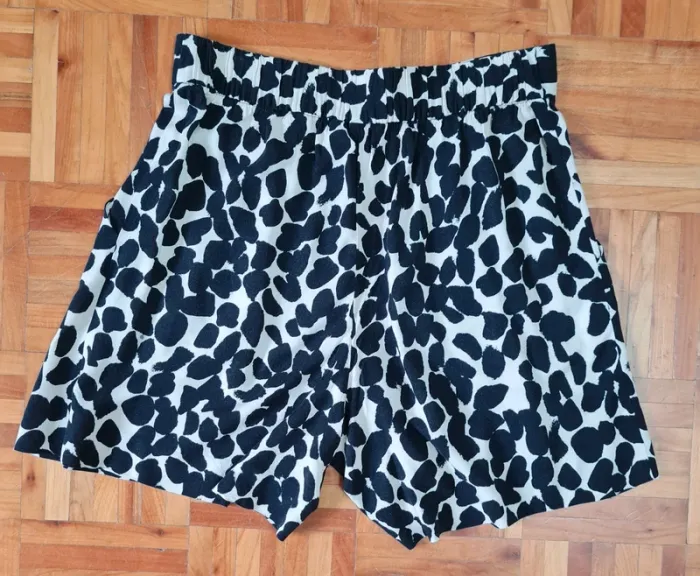 Short femme H&M T40 - photo numéro 4