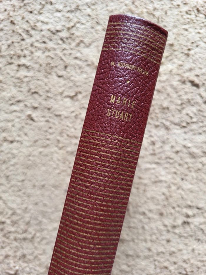 Beau livre ancien Marie Stuart de Humbert Zeller - Édition numéroté Club du Livre sélectionné 1948 - photo numéro 2