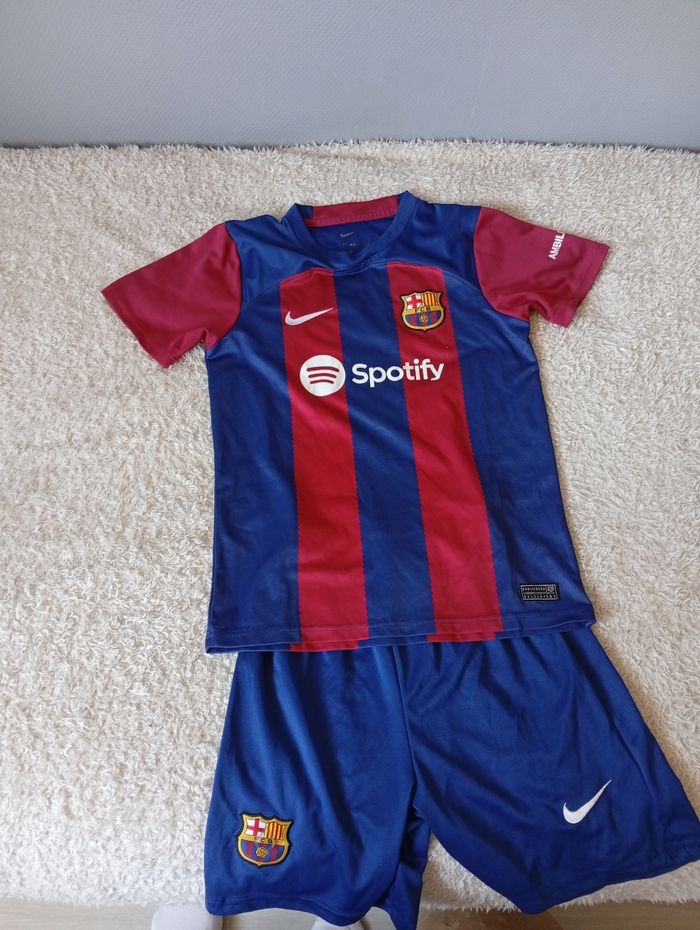 Ensemble maillot et short Barcelone