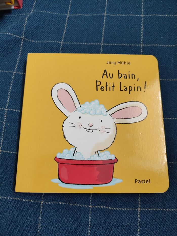 Au bain petit lapin!