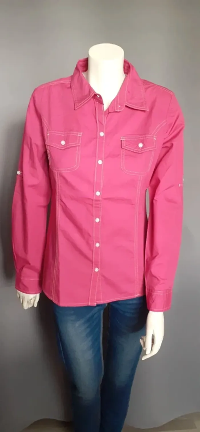 Jolie chemise fuschia.