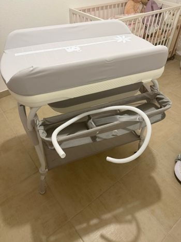 Table à langer 2 en 1 avec baignoire - photo numéro 4
