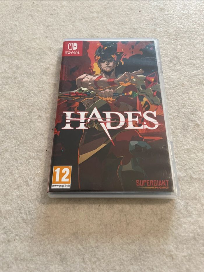 Hades Jeu Nintendo Switch FR Comme Neuf