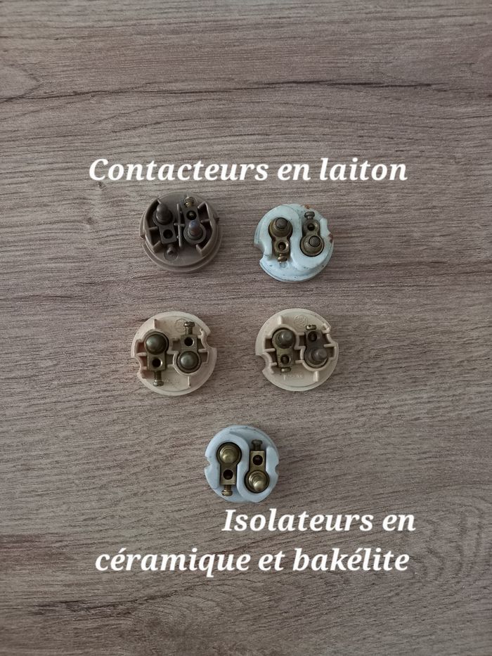 Douilles / patères anciennes en laiton " pour pièces " - photo numéro 6