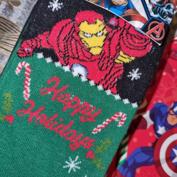 lot de 3 paires de chaussettes Marvel Avengers NOËL taille 43 / 46 🎄 neuf 🎄 idée kdo NOËL 🎄 - photo numéro 3