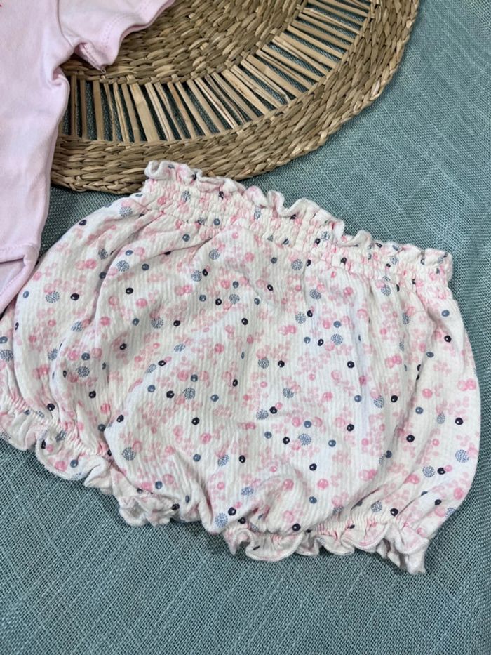 Ensemble taille 1 mois - photo numéro 2