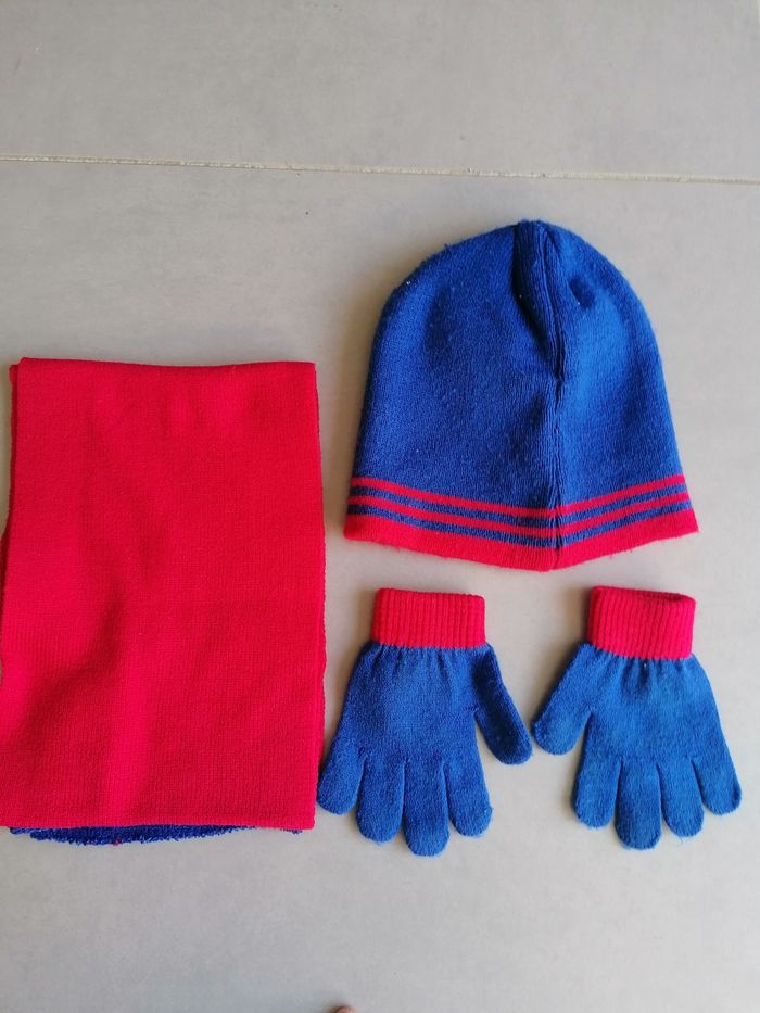 Bonnet, écharpe et gants pyjamasque NEUFS - photo numéro 2