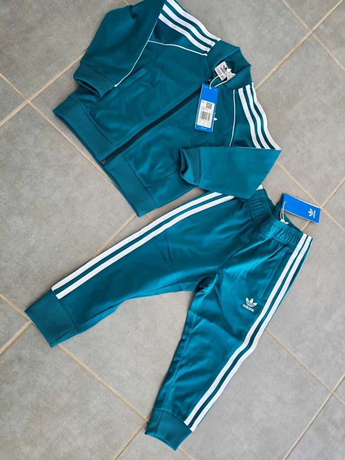 Magnifique Ensemble Adidas vert/turquoise - photo numéro 2