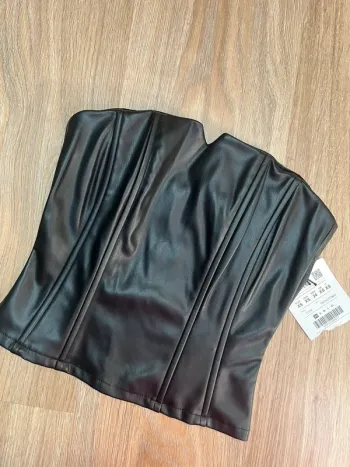 corset noir simili cuir