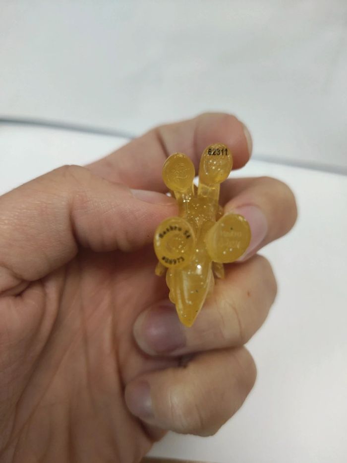 My Little Pony G4 blind bag wave 2 fluttershy #24 glittery #geektradeponeyg4 - photo numéro 6